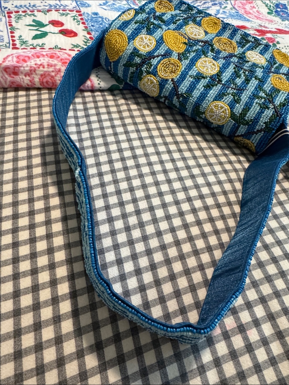 Hand-Beaded Blue Lemon Motif Shoulder Bag - Picture 5 of 6